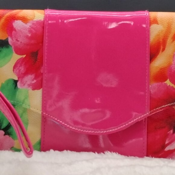 Charming Charlie Floral Wristlet Clutch – Pink Patent Accent – Bold Statement - Picture 2 of 12